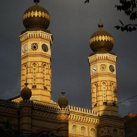 Башни будапештской синагоги