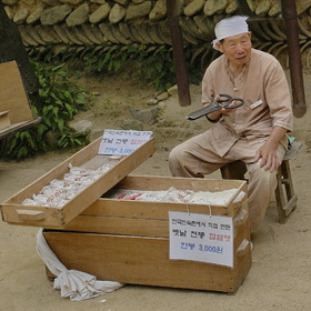 Корея. Мастер рисовой пастилы
